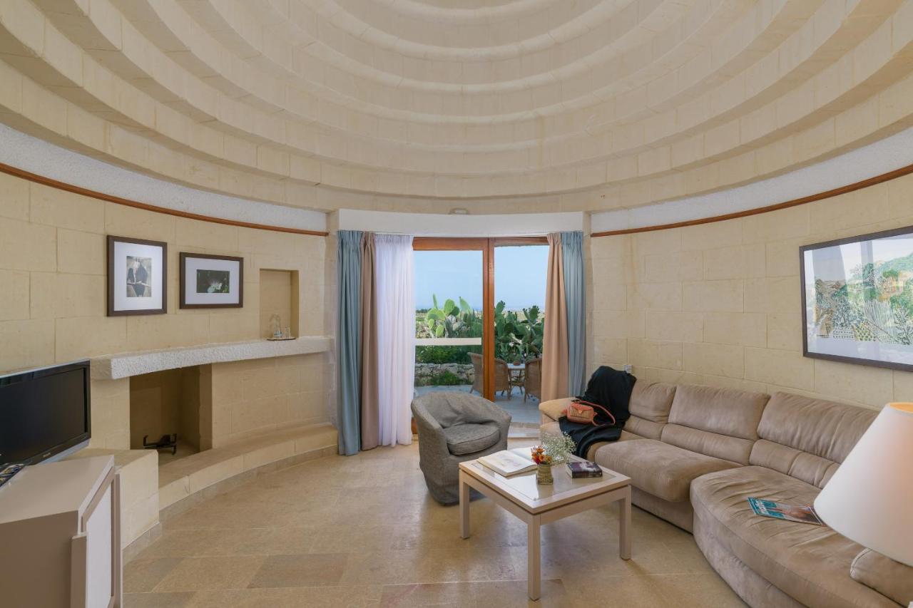 森可水疗中心酒店 萨奈特 外观 照片 A living room in a suite at the Atlantis Paradise Island